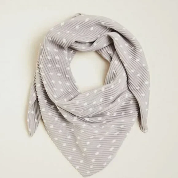 Ann Taylor Pleated Grey & White Diamond Pattern Square Scarf NWT - Picture 1 of 8